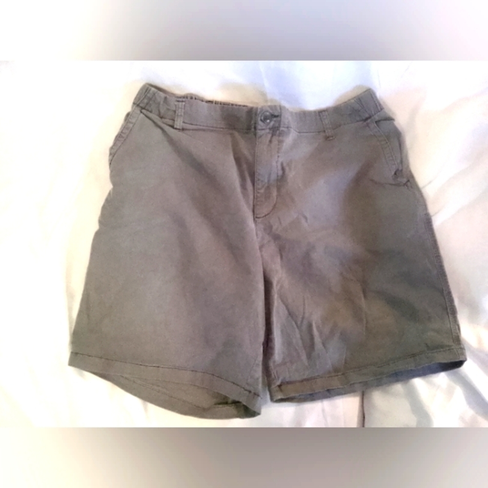 Old Navy gray shorts